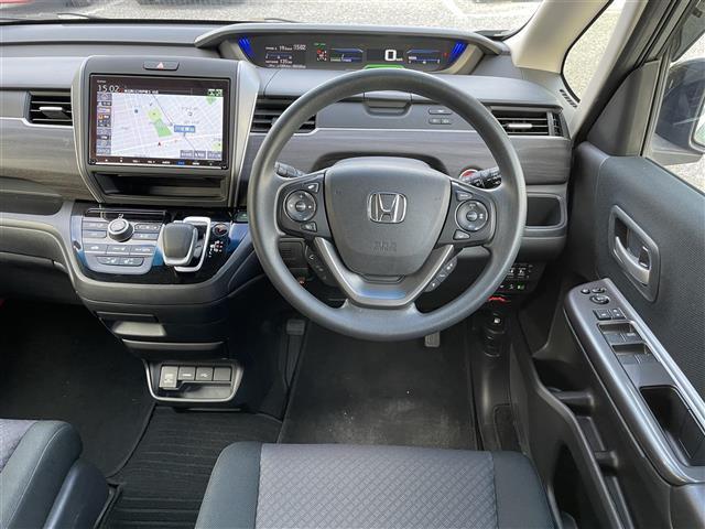 フリードハイブリッド ハイブリッド・Gブラックスタイル 1オーナー車 純正9型ナビTV バックカメラ 前後ドラレコ ビルトインETC ホンダセンシング 両側パワースライドドア LEDヘッドライト プッシュスタート スマートキー(5枚目)