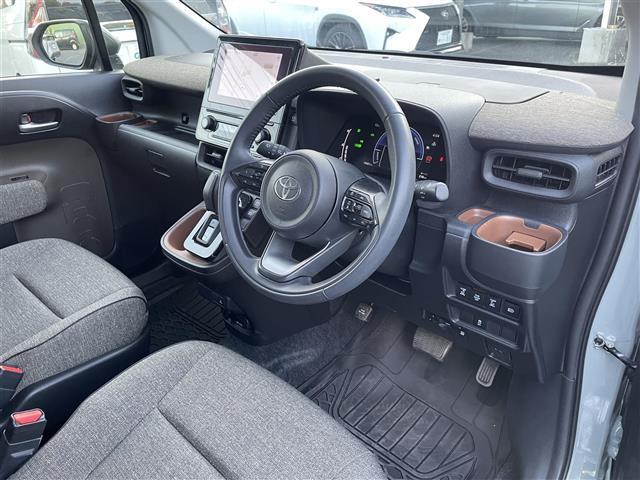 シエンタ ハイブリッドＺ　純正ナビ　純正フリップダウンモニター　パノラミックビューモニター　ビルトインＥＴＣ２．０　　純正前後ドラレコ　両側パワースライドドア　ＬＥＤヘッドライト　クリアランスソナー　純正アルミ（3枚目）