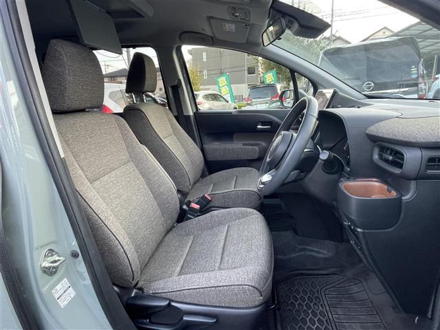 シエンタ ハイブリッドＺ　純正ナビ　純正フリップダウンモニター　パノラミックビューモニター　ビルトインＥＴＣ２．０　　純正前後ドラレコ　両側パワースライドドア　ＬＥＤヘッドライト　クリアランスソナー　純正アルミ（4枚目）