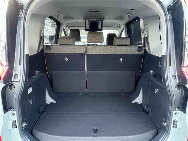 シエンタ ハイブリッドＺ　純正ナビ　純正フリップダウンモニター　パノラミックビューモニター　ビルトインＥＴＣ２．０　　純正前後ドラレコ　両側パワースライドドア　ＬＥＤヘッドライト　クリアランスソナー　純正アルミ（7枚目）