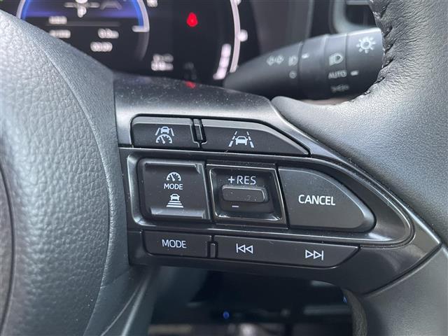 シエンタ ハイブリッドＺ　純正ナビ　純正フリップダウンモニター　パノラミックビューモニター　ビルトインＥＴＣ２．０　　純正前後ドラレコ　両側パワースライドドア　ＬＥＤヘッドライト　クリアランスソナー　純正アルミ（18枚目）