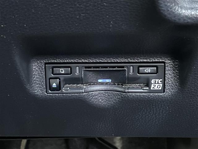 シエンタ ハイブリッドＺ　純正ナビ　純正フリップダウンモニター　パノラミックビューモニター　ビルトインＥＴＣ２．０　　純正前後ドラレコ　両側パワースライドドア　ＬＥＤヘッドライト　クリアランスソナー　純正アルミ（20枚目）