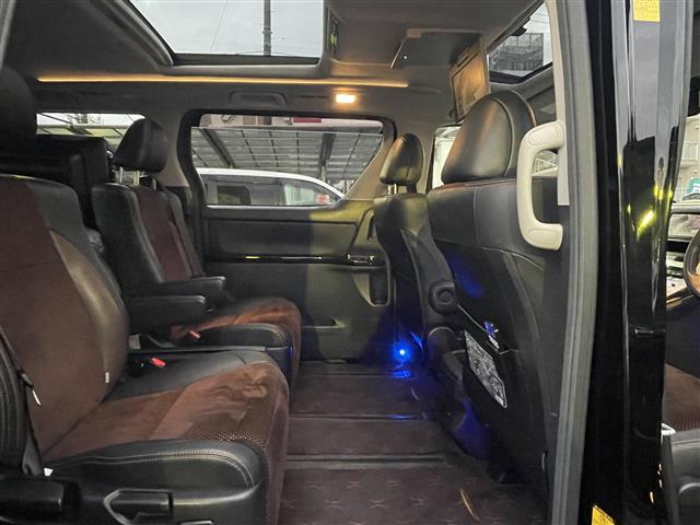 アルファード ２４０Ｓ　タイプゴールドＩＩ　■ワンオーナー■純正ナビＴＶ■純正フリップダウンモニター■ハーフレザー■ツインムーンルーフ■パワーバックドア■クルコン■ビルトインＥＴＣ■ドライブレコーダー■クリアランスソナー■純正ＡＷ車載（5枚目）