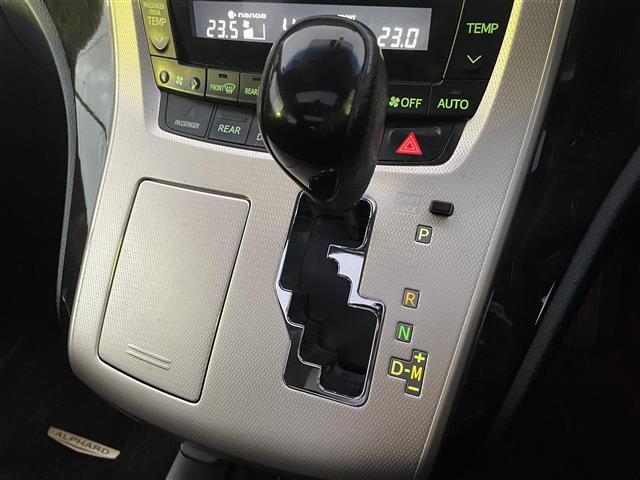 アルファード ２４０Ｓ　タイプゴールドＩＩ　■ワンオーナー■純正ナビＴＶ■純正フリップダウンモニター■ハーフレザー■ツインムーンルーフ■パワーバックドア■クルコン■ビルトインＥＴＣ■ドライブレコーダー■クリアランスソナー■純正ＡＷ車載（14枚目）