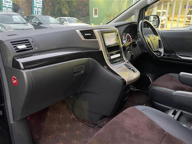 アルファード ２４０Ｓ　タイプゴールドＩＩ　■ワンオーナー■純正ナビＴＶ■純正フリップダウンモニター■ハーフレザー■ツインムーンルーフ■パワーバックドア■クルコン■ビルトインＥＴＣ■ドライブレコーダー■クリアランスソナー■純正ＡＷ車載（35枚目）