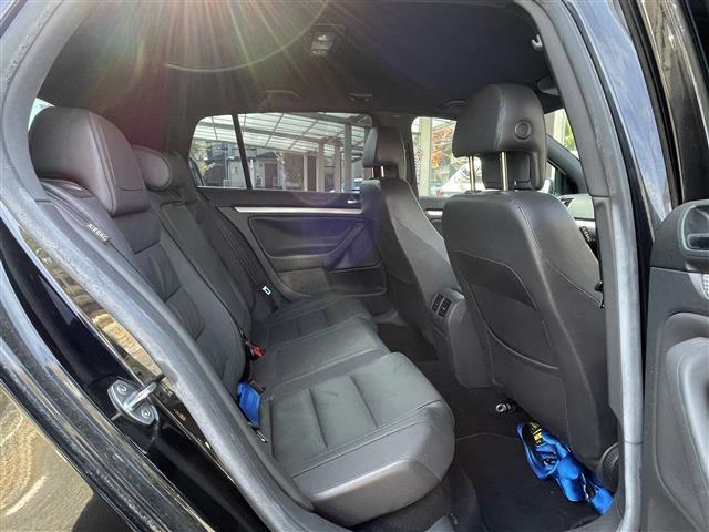 ゴルフ R32 本革シート シートヒーター 社外ディスプレイオーディオ バックカメラ 純正18インチAW HIDライト キーレス(7枚目)