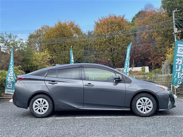 プリウス Ｓ　純正９型ナビＴＶ　バックカメラ　ビルトインＥＴＣ　レーダークルーズコントロール　衝突軽減ブレーキ　ＬＥＤヘッドライト　プッシュスタート　スマートキー（21枚目）