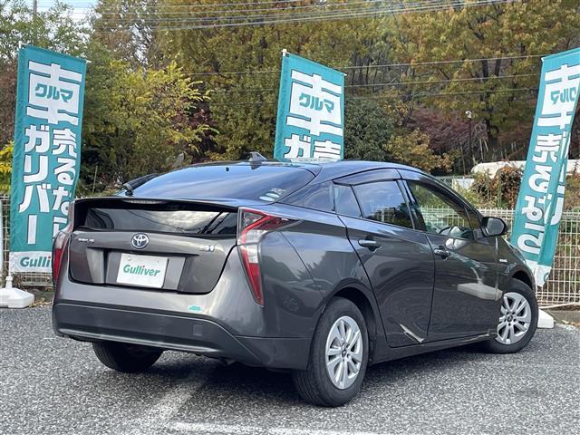 プリウス Ｓ　純正９型ナビＴＶ　バックカメラ　ビルトインＥＴＣ　レーダークルーズコントロール　衝突軽減ブレーキ　ＬＥＤヘッドライト　プッシュスタート　スマートキー（26枚目）