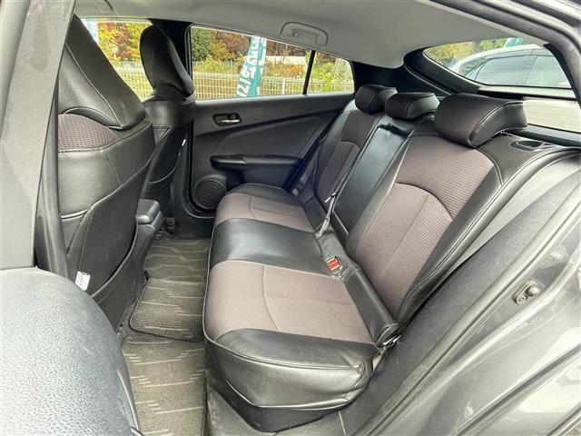 プリウス Ｓ　純正９型ナビＴＶ　バックカメラ　ビルトインＥＴＣ　レーダークルーズコントロール　衝突軽減ブレーキ　ＬＥＤヘッドライト　プッシュスタート　スマートキー（34枚目）