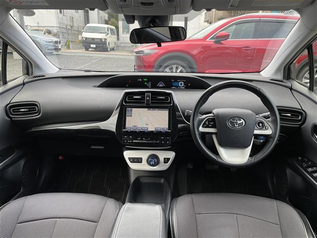 プリウス Ｓ　純正９型ナビＴＶ　バックカメラ　ビルトインＥＴＣ　レーダークルーズコントロール　衝突軽減ブレーキ　ＬＥＤヘッドライト　プッシュスタート　スマートキー（35枚目）