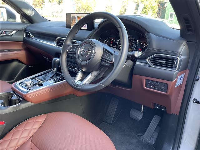 ＣＸ－８ ２５Ｔ　エクスクルーシブモード　１オーナー禁煙車　茶革シート　エアシート＆シートヒーター　ＢＯＳＥサウンド　純正ナビＴＶ　３６０度カメラ　前後ドラレコ　パワーバックドア　クリアランスソナー　純正１９インチＡＷ　ＬＥＤヘッドライト（5枚目）