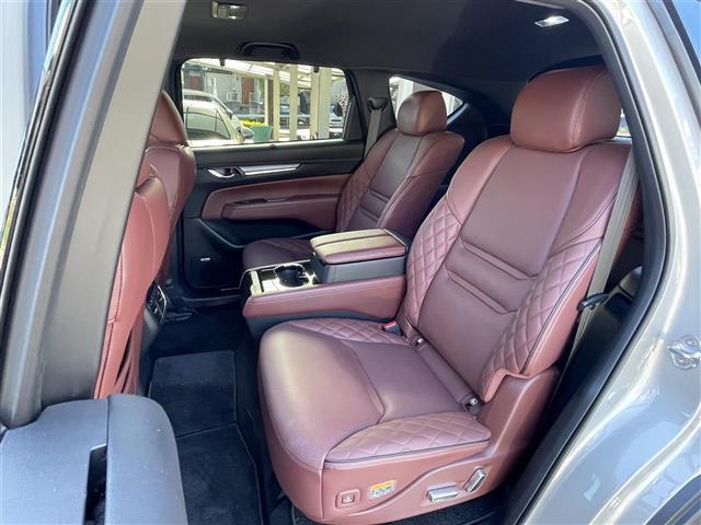 ＣＸ－８ ２５Ｔ　エクスクルーシブモード　１オーナー禁煙車　茶革シート　エアシート＆シートヒーター　ＢＯＳＥサウンド　純正ナビＴＶ　３６０度カメラ　前後ドラレコ　パワーバックドア　クリアランスソナー　純正１９インチＡＷ　ＬＥＤヘッドライト（41枚目）