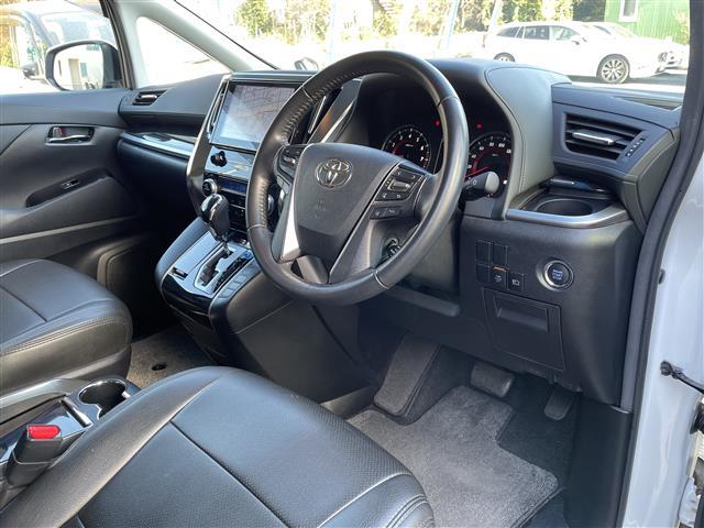 アルファード 2.5S 純正9型ナビTV+純正フリップダウンモニター バックカメラ ビルトインETC 両側パワースラドドア LEDヘッドライト 純正18インチアルミ クリアランスソナー プッシュスタート スマートキー(6枚目)