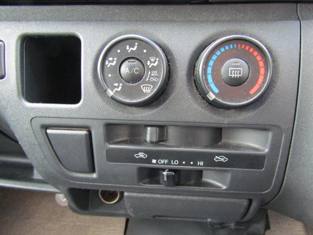 ハイエースバン ロングDX GLパッケージ 社外ナビゲーション フルセグテレビ ブルートゥース ETC 両側スライドドア 6人乗り キーレスエントリー オールペイント(26枚目)