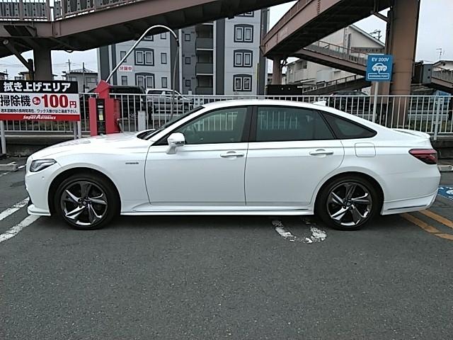 クラウン RSアドバンス Four ワンオーナー 革シート キーレス フルセグ ナビ&TV 18アルミホイール アイドリングストップ エアバッグ 電動シート オートマ ディーラー車 フル装備 安全装備 助手席エアバッグ サイドエアバッグ(8枚目)