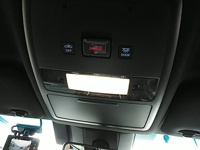 クラウン RSアドバンス Four ワンオーナー 革シート キーレス フルセグ ナビ&TV 18アルミホイール アイドリングストップ エアバッグ 電動シート オートマ ディーラー車 フル装備 安全装備 助手席エアバッグ サイドエアバッグ(22枚目)