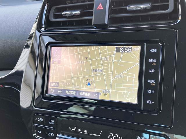 プリウス Ａプレミアム　クリアランスソナー　レーンアシスト　オートクルーズコントロール　パークアシスト　衝突被害軽減システム　バックカメラ　ナビ　ＴＶ　アルミホイール　オートマチックハイビーム　オートライト（4枚目）