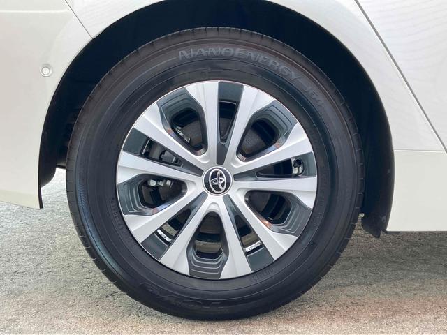 プリウス Ａプレミアム　クリアランスソナー　レーンアシスト　オートクルーズコントロール　パークアシスト　衝突被害軽減システム　バックカメラ　ナビ　ＴＶ　アルミホイール　オートマチックハイビーム　オートライト（26枚目）