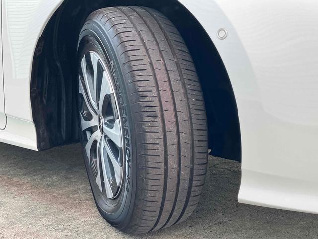 プリウス Ａプレミアム　クリアランスソナー　レーンアシスト　オートクルーズコントロール　パークアシスト　衝突被害軽減システム　バックカメラ　ナビ　ＴＶ　アルミホイール　オートマチックハイビーム　オートライト（28枚目）