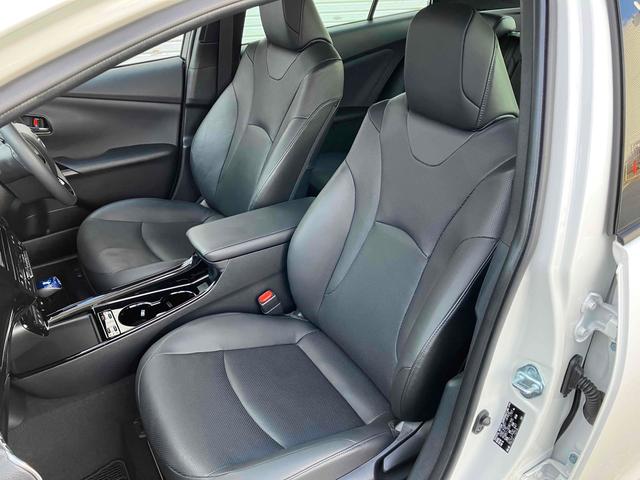 プリウス Ａプレミアム　クリアランスソナー　レーンアシスト　オートクルーズコントロール　パークアシスト　衝突被害軽減システム　バックカメラ　ナビ　ＴＶ　アルミホイール　オートマチックハイビーム　オートライト（40枚目）