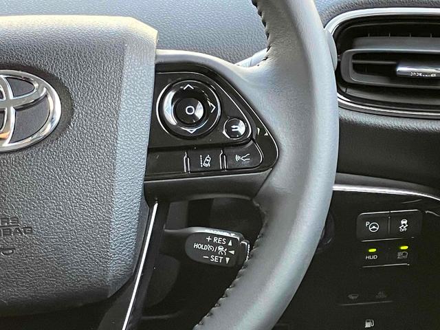 プリウス Ａプレミアム　クリアランスソナー　レーンアシスト　オートクルーズコントロール　パークアシスト　衝突被害軽減システム　バックカメラ　ナビ　ＴＶ　アルミホイール　オートマチックハイビーム　オートライト（52枚目）