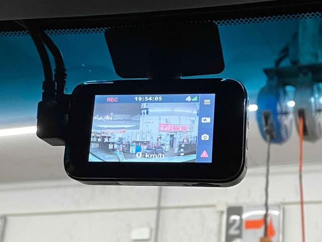 カムリ WSレザーパッケージ TRDエアロ クリアランスソナー レーンアシスト オートクルーズコントロール バックカメラ ナビ オートマチックハイビーム LEDヘッドランプ ヘッドアップディスプレイ パドルシフト(8枚目)