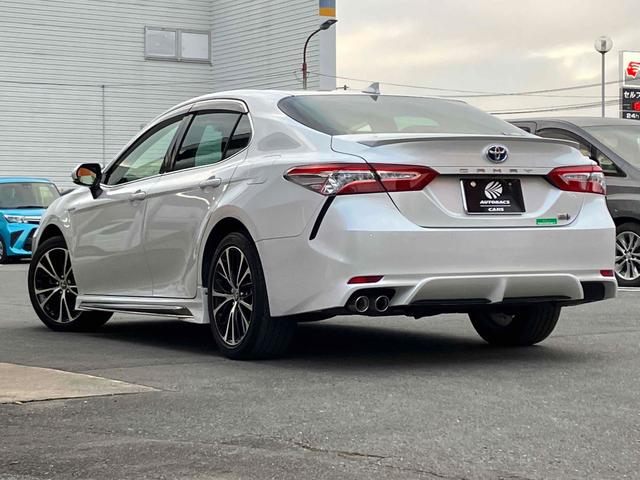 カムリ WSレザーパッケージ TRDエアロ クリアランスソナー レーンアシスト オートクルーズコントロール バックカメラ ナビ オートマチックハイビーム LEDヘッドランプ ヘッドアップディスプレイ パドルシフト(17枚目)