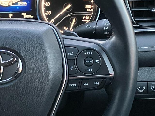 カムリ WSレザーパッケージ TRDエアロ クリアランスソナー レーンアシスト オートクルーズコントロール バックカメラ ナビ オートマチックハイビーム LEDヘッドランプ ヘッドアップディスプレイ パドルシフト(22枚目)