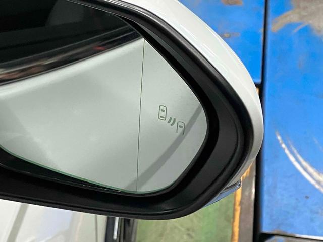 カムリ WSレザーパッケージ TRDエアロ クリアランスソナー レーンアシスト オートクルーズコントロール バックカメラ ナビ オートマチックハイビーム LEDヘッドランプ ヘッドアップディスプレイ パドルシフト(24枚目)