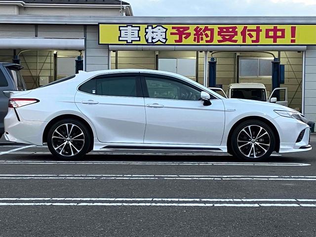 カムリ WSレザーパッケージ TRDエアロ クリアランスソナー レーンアシスト オートクルーズコントロール バックカメラ ナビ オートマチックハイビーム LEDヘッドランプ ヘッドアップディスプレイ パドルシフト(25枚目)