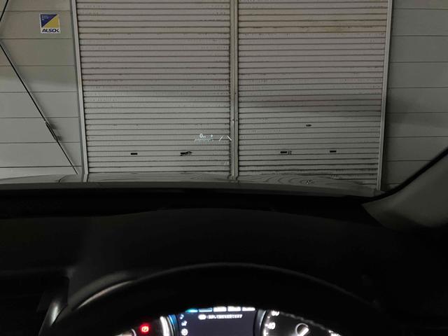 カムリ WSレザーパッケージ TRDエアロ クリアランスソナー レーンアシスト オートクルーズコントロール バックカメラ ナビ オートマチックハイビーム LEDヘッドランプ ヘッドアップディスプレイ パドルシフト(28枚目)