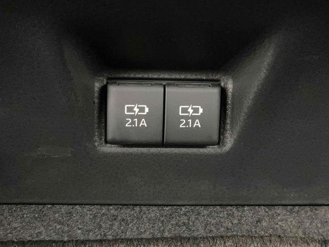 カムリ WSレザーパッケージ TRDエアロ クリアランスソナー レーンアシスト オートクルーズコントロール バックカメラ ナビ オートマチックハイビーム LEDヘッドランプ ヘッドアップディスプレイ パドルシフト(35枚目)