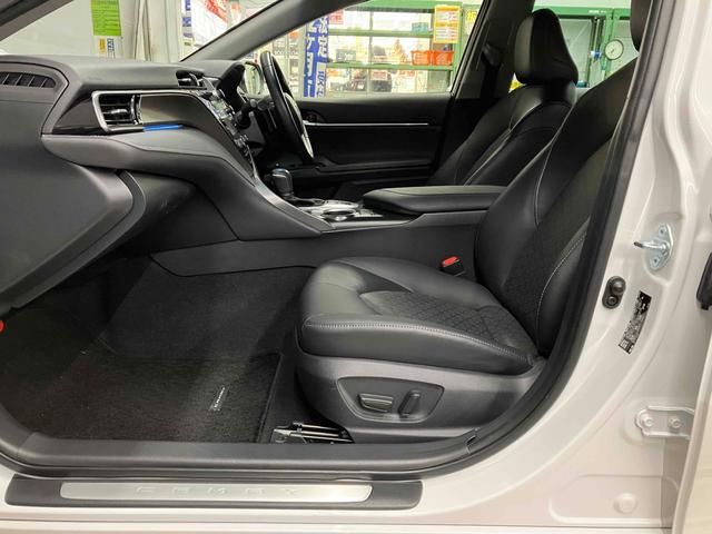 カムリ WSレザーパッケージ TRDエアロ クリアランスソナー レーンアシスト オートクルーズコントロール バックカメラ ナビ オートマチックハイビーム LEDヘッドランプ ヘッドアップディスプレイ パドルシフト(39枚目)