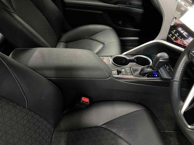 カムリ WSレザーパッケージ TRDエアロ クリアランスソナー レーンアシスト オートクルーズコントロール バックカメラ ナビ オートマチックハイビーム LEDヘッドランプ ヘッドアップディスプレイ パドルシフト(49枚目)