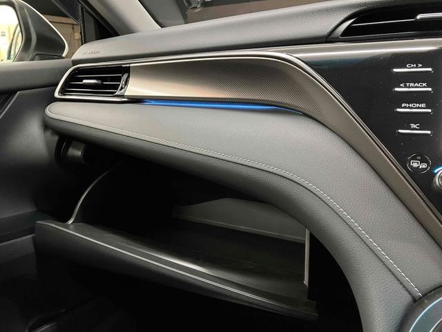 カムリ WSレザーパッケージ TRDエアロ クリアランスソナー レーンアシスト オートクルーズコントロール バックカメラ ナビ オートマチックハイビーム LEDヘッドランプ ヘッドアップディスプレイ パドルシフト(59枚目)