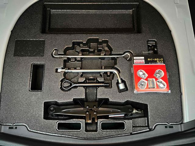 カムリ WSレザーパッケージ TRDエアロ クリアランスソナー レーンアシスト オートクルーズコントロール バックカメラ ナビ オートマチックハイビーム LEDヘッドランプ ヘッドアップディスプレイ パドルシフト(64枚目)