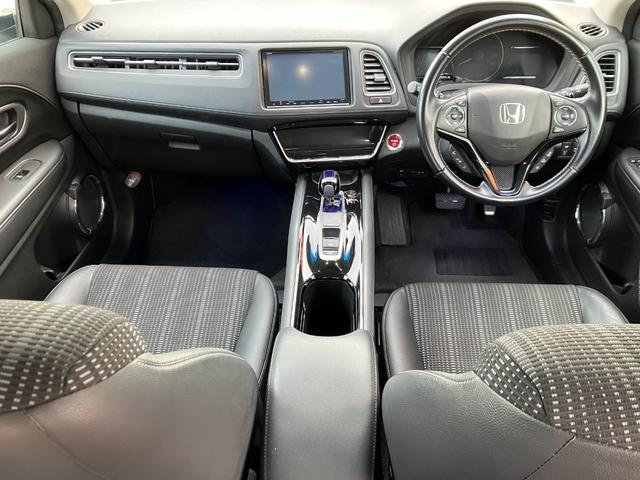 ヴェゼル ハイブリッドＺ・ホンダセンシング　純正メモリーナビ、シートヒーター、純正エンジンスターター、電動パーキング、オートクルーズ、ＬＥＤヘッドライト、オートライトー、レーンキープアシスト、バックカメラ、ＥＴＣ、ワンオーナー車（2枚目）