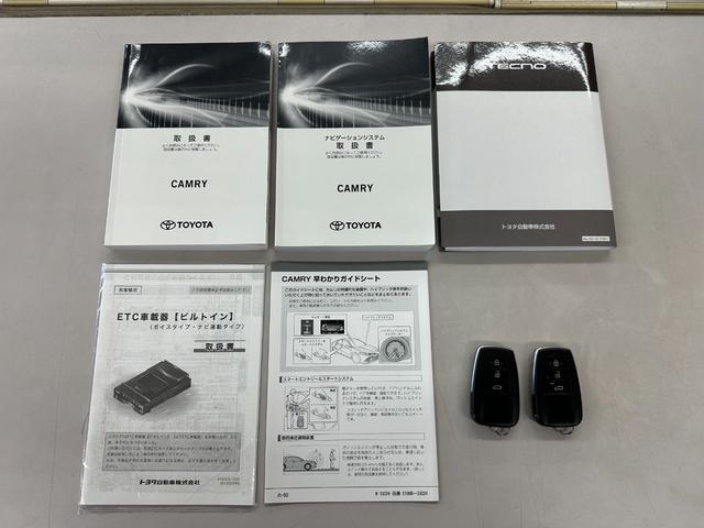 カムリ ＷＳレザーパッケージ　パノラマルーフ／純正ナビ／ヘッドアップディスプレイ／バックカメラ／テレビ／シートヒーター／パドルシフト／ブラインドスポットモニター／オートハイビーム／ＥＴＣ／ＬＥＤヘッドライト／クリアランスソナー（6枚目）