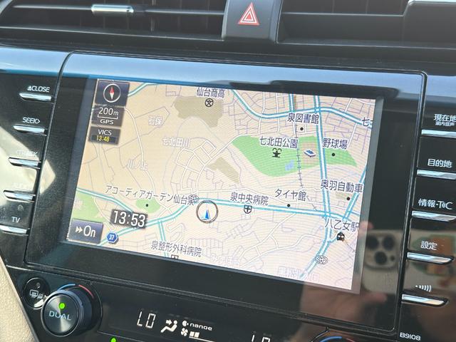 カムリ ＷＳレザーパッケージ　パノラマルーフ／純正ナビ／ヘッドアップディスプレイ／バックカメラ／テレビ／シートヒーター／パドルシフト／ブラインドスポットモニター／オートハイビーム／ＥＴＣ／ＬＥＤヘッドライト／クリアランスソナー（11枚目）