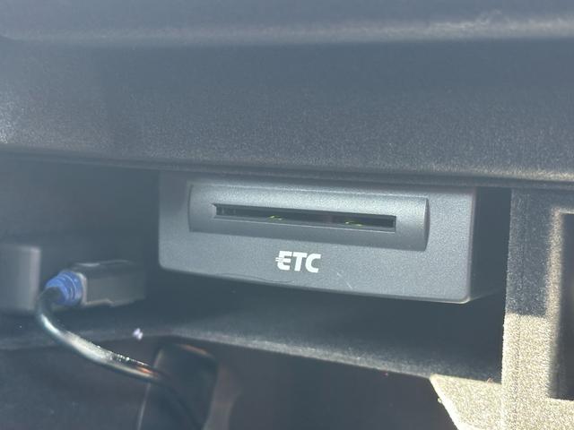Ａ４アバント ２．０ＴＦＳＩ　クワトロ／４ＷＤ／純正ナビ／バックカメラ／ＥＴＣ／クリアランスソナー／パワーシート／シートヒーター／１７インチ純正アルミホイール／スマートキー／プッシュスタート／電動格納ミラー／アイドリングストップ（13枚目）