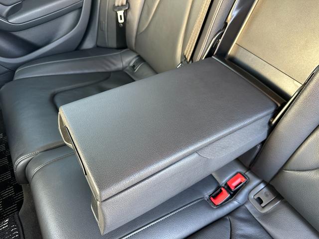 Ａ４アバント ２．０ＴＦＳＩ　クワトロ／４ＷＤ／純正ナビ／バックカメラ／ＥＴＣ／クリアランスソナー／パワーシート／シートヒーター／１７インチ純正アルミホイール／スマートキー／プッシュスタート／電動格納ミラー／アイドリングストップ（24枚目）