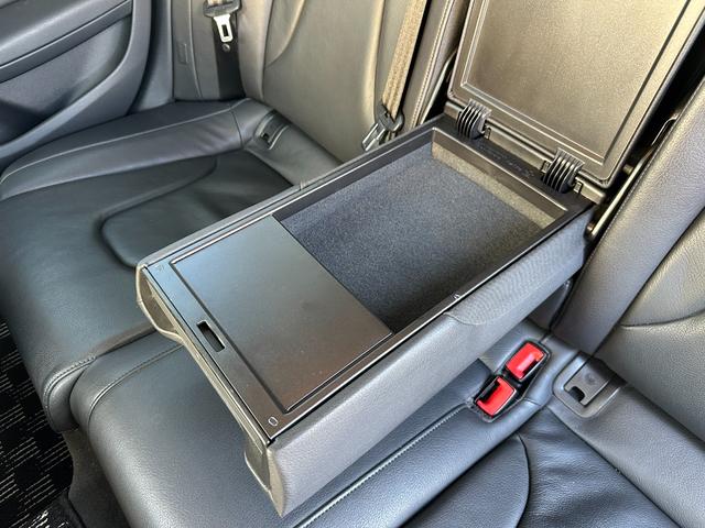 Ａ４アバント ２．０ＴＦＳＩ　クワトロ／４ＷＤ／純正ナビ／バックカメラ／ＥＴＣ／クリアランスソナー／パワーシート／シートヒーター／１７インチ純正アルミホイール／スマートキー／プッシュスタート／電動格納ミラー／アイドリングストップ（25枚目）