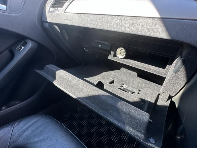Ａ４アバント ２．０ＴＦＳＩ　クワトロ／４ＷＤ／純正ナビ／バックカメラ／ＥＴＣ／クリアランスソナー／パワーシート／シートヒーター／１７インチ純正アルミホイール／スマートキー／プッシュスタート／電動格納ミラー／アイドリングストップ（47枚目）