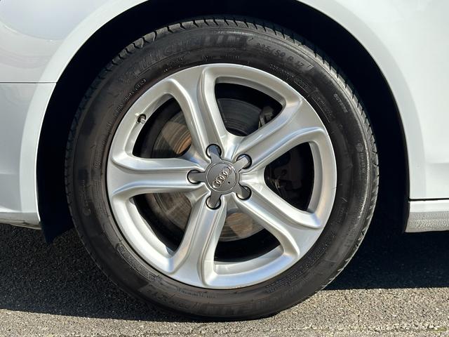 Ａ４アバント ２．０ＴＦＳＩ　クワトロ／４ＷＤ／純正ナビ／バックカメラ／ＥＴＣ／クリアランスソナー／パワーシート／シートヒーター／１７インチ純正アルミホイール／スマートキー／プッシュスタート／電動格納ミラー／アイドリングストップ（63枚目）