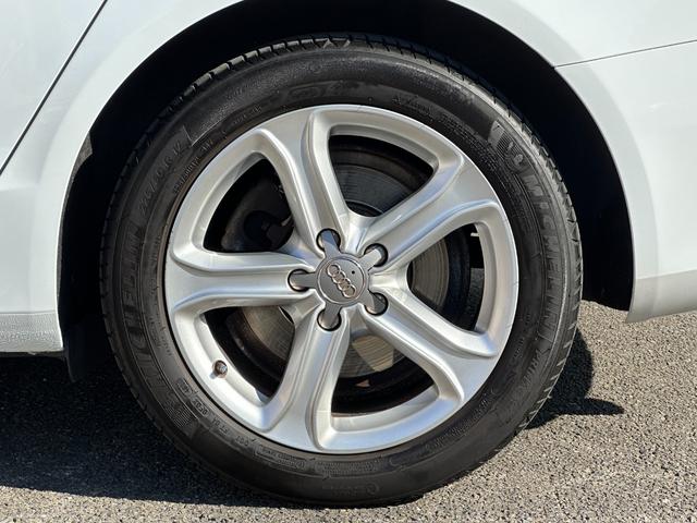 Ａ４アバント ２．０ＴＦＳＩ　クワトロ／４ＷＤ／純正ナビ／バックカメラ／ＥＴＣ／クリアランスソナー／パワーシート／シートヒーター／１７インチ純正アルミホイール／スマートキー／プッシュスタート／電動格納ミラー／アイドリングストップ（64枚目）