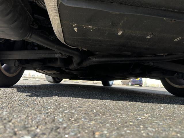 Ａ４アバント ２．０ＴＦＳＩ　クワトロ／４ＷＤ／純正ナビ／バックカメラ／ＥＴＣ／クリアランスソナー／パワーシート／シートヒーター／１７インチ純正アルミホイール／スマートキー／プッシュスタート／電動格納ミラー／アイドリングストップ（70枚目）
