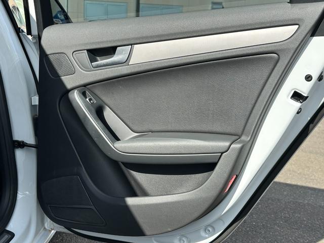Ａ４アバント ２．０ＴＦＳＩ　クワトロ／４ＷＤ／純正ナビ／バックカメラ／ＥＴＣ／クリアランスソナー／パワーシート／シートヒーター／１７インチ純正アルミホイール／スマートキー／プッシュスタート／電動格納ミラー／アイドリングストップ（75枚目）