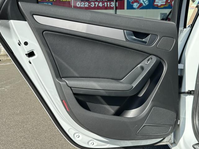 Ａ４アバント ２．０ＴＦＳＩ　クワトロ／４ＷＤ／純正ナビ／バックカメラ／ＥＴＣ／クリアランスソナー／パワーシート／シートヒーター／１７インチ純正アルミホイール／スマートキー／プッシュスタート／電動格納ミラー／アイドリングストップ（77枚目）