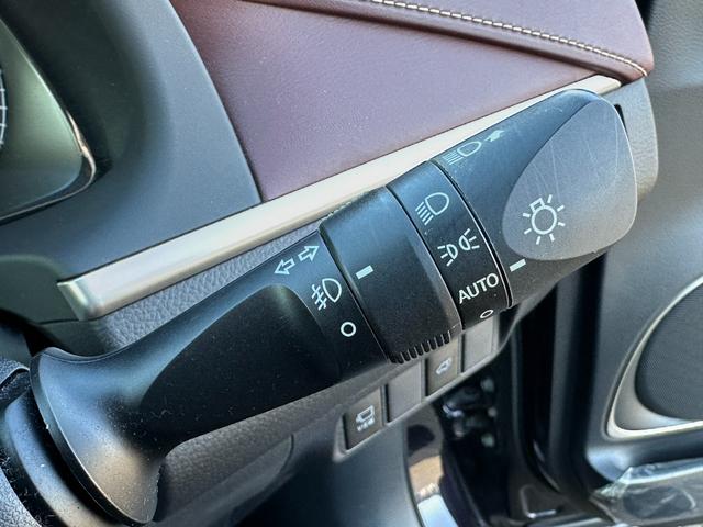 ハリアー プレミアム アドバンスドパッケージ 4WD/純正8型ナビ/全方位カメラ/JBLサウンド/トヨタセーフティセンス/レーダークルーズコントロール/衝突軽減装置/パワーバックドア/パワーシート/スマートキー/オートハイビーム/電動チルト(29枚目)