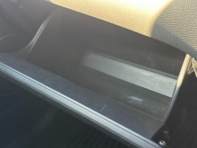 ハリアー プレミアム アドバンスドパッケージ 4WD/純正8型ナビ/全方位カメラ/JBLサウンド/トヨタセーフティセンス/レーダークルーズコントロール/衝突軽減装置/パワーバックドア/パワーシート/スマートキー/オートハイビーム/電動チルト(43枚目)